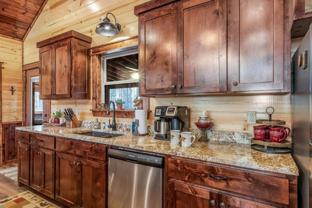 Large Luxury 2Br Cabin W Hot Tub Double Trouble Was Designed For Fun Comfort And Memories Minutes From Buzzling Hochatown And Beautiful Beaver Bend State Park Broken Bow Ngoại thất bức ảnh
