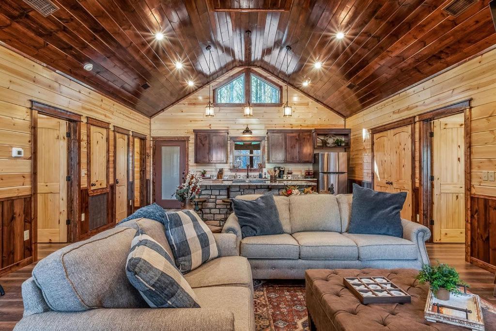 Large Luxury 2Br Cabin W Hot Tub Double Trouble Was Designed For Fun Comfort And Memories Minutes From Buzzling Hochatown And Beautiful Beaver Bend State Park Broken Bow Ngoại thất bức ảnh