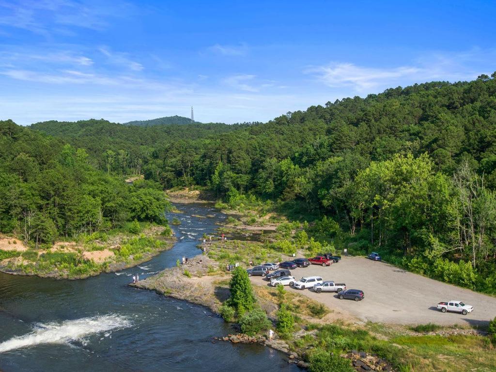 Large Luxury 2Br Cabin W Hot Tub Double Trouble Was Designed For Fun Comfort And Memories Minutes From Buzzling Hochatown And Beautiful Beaver Bend State Park Broken Bow Ngoại thất bức ảnh