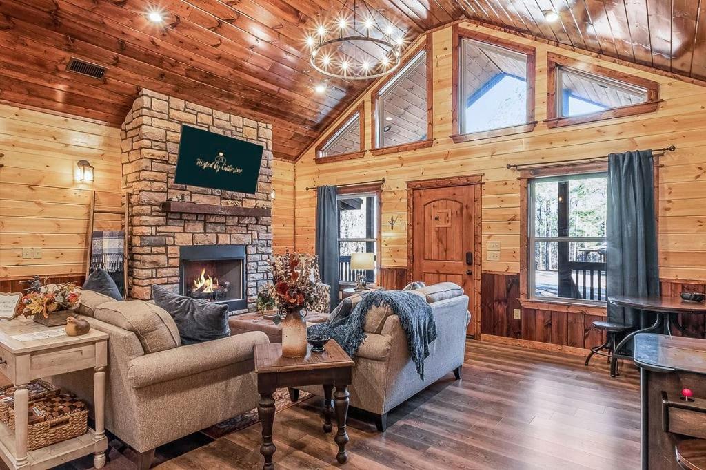 Large Luxury 2Br Cabin W Hot Tub Double Trouble Was Designed For Fun Comfort And Memories Minutes From Buzzling Hochatown And Beautiful Beaver Bend State Park Broken Bow Ngoại thất bức ảnh