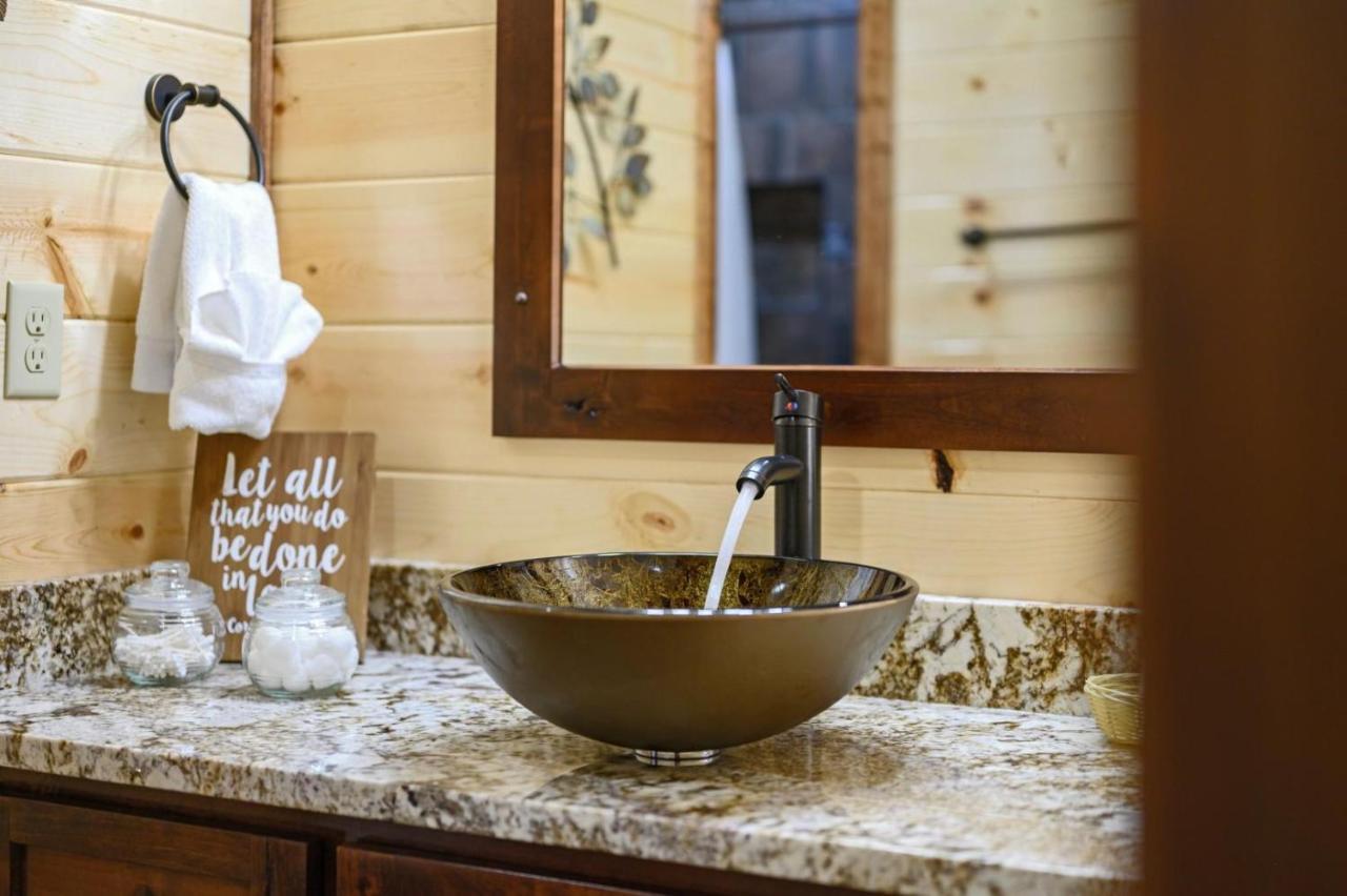 Large Luxury 2Br Cabin W Hot Tub Double Trouble Was Designed For Fun Comfort And Memories Minutes From Buzzling Hochatown And Beautiful Beaver Bend State Park Broken Bow Ngoại thất bức ảnh